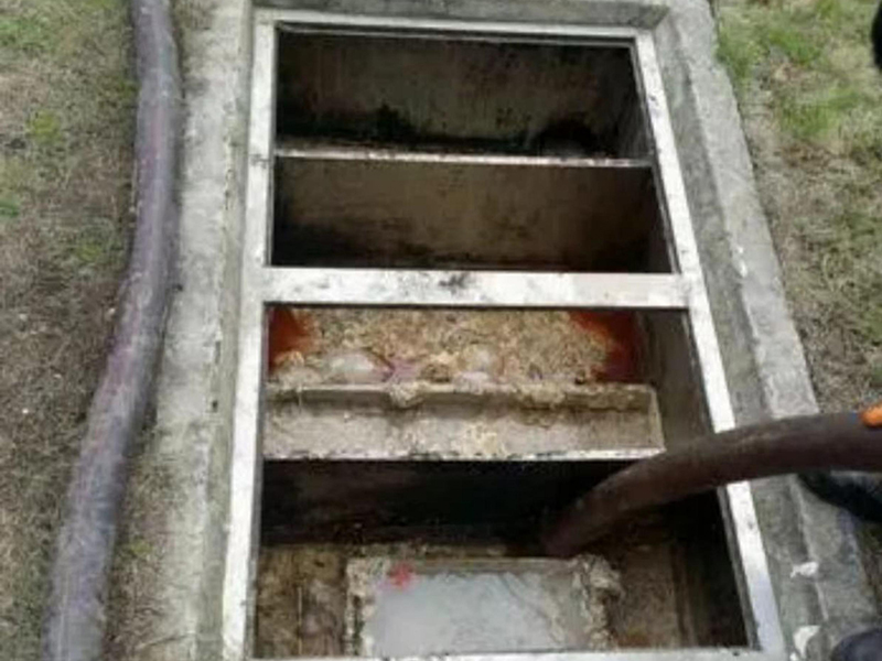 路北隔油池清理
